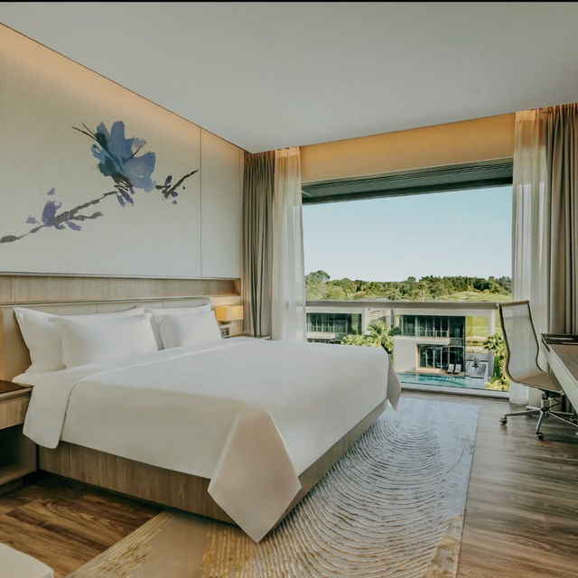 A Refined Getaway in Nature’s Embrace