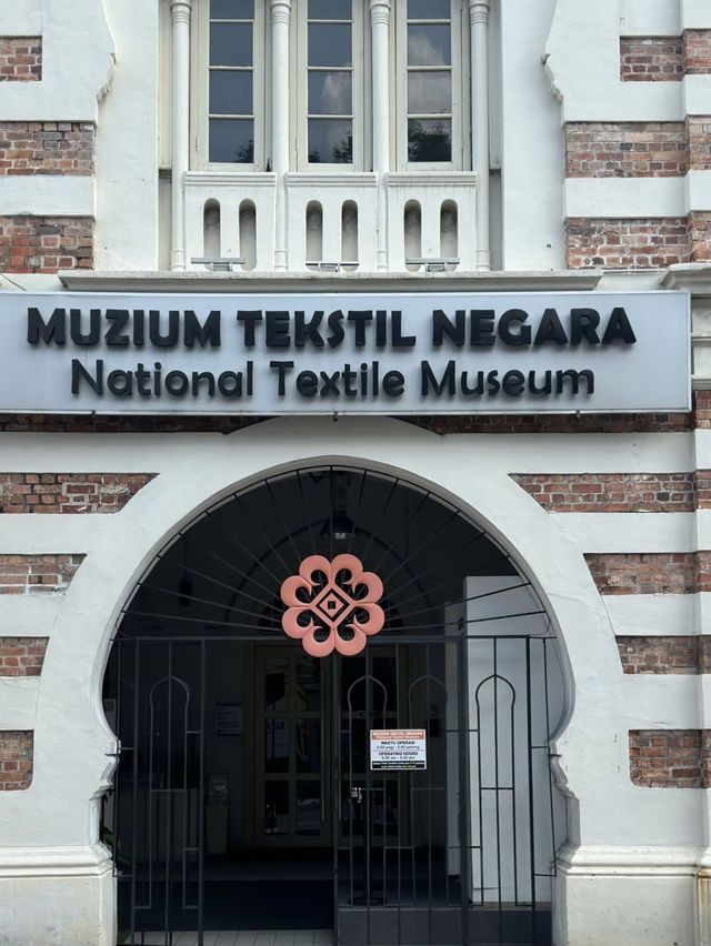 A Living Tapestry of Malaysian Fabric – My Visit to the National Textile Museum, Kuala Lumpur