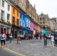 🎨 Cobblestones & Curiosities: Wandering Victoria Street, Edinburgh 