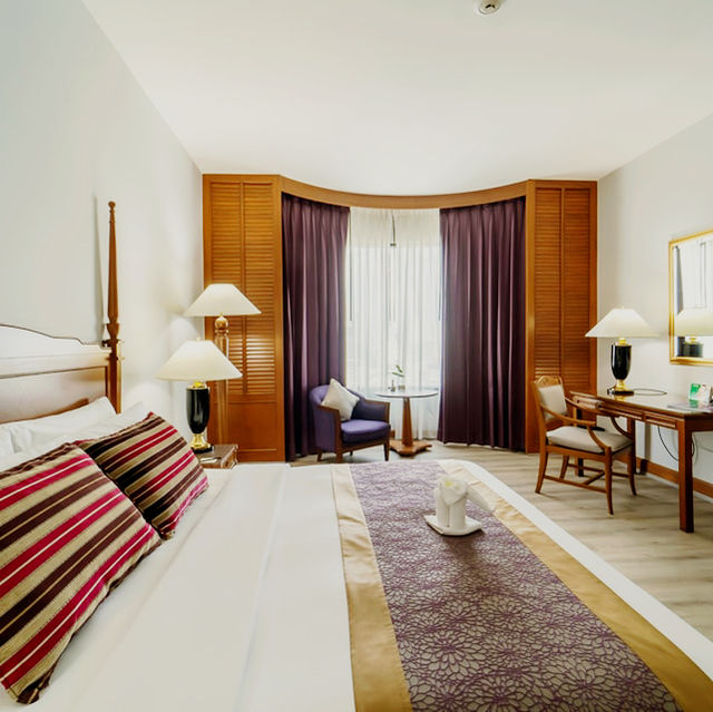 Classic Grandeur and Urban Ease