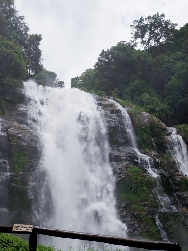 น้ำตกวชิรธาร - Wachirathan Waterfall