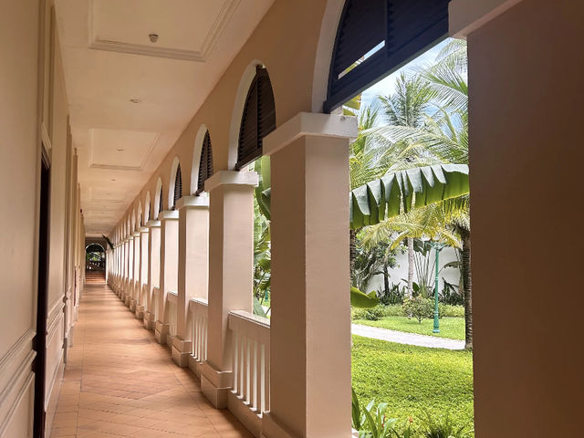 Danang Marriott Resort & Spa: A Relaxing Coastal Escape! 🌴🌊