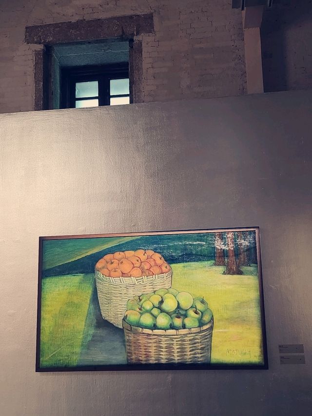 煩囂鬧市的後花園內的红蘋果