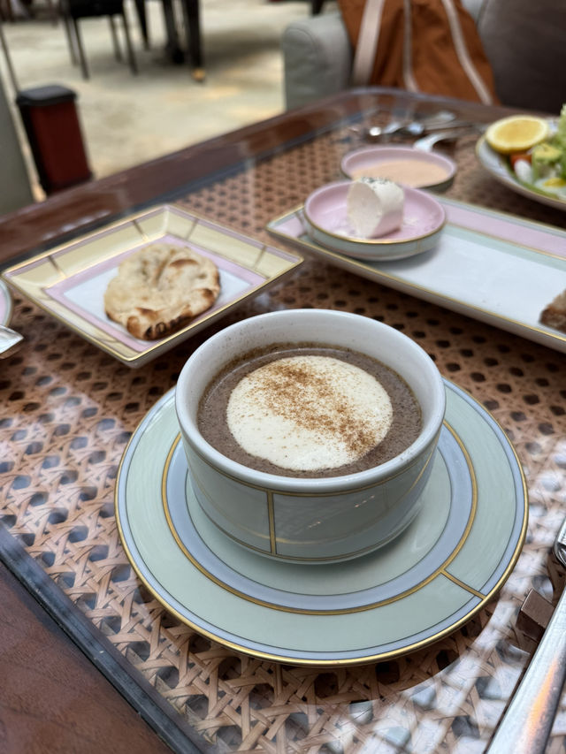 Take a break at Ritz Carlton Singapore 