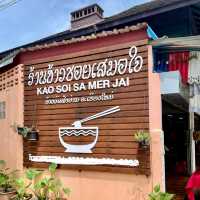チェンマイで一番ローカルなカオソーイを食べるならここ！🇹🇭