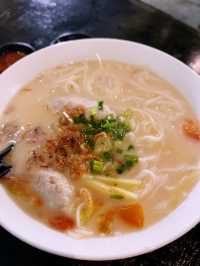 Woo Pin 45: Hidden Gem for Fish Noodles and Local Delights 