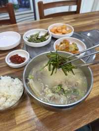 韓国/ソウル【弘大】芸能人も訪れる鶏コムタン
