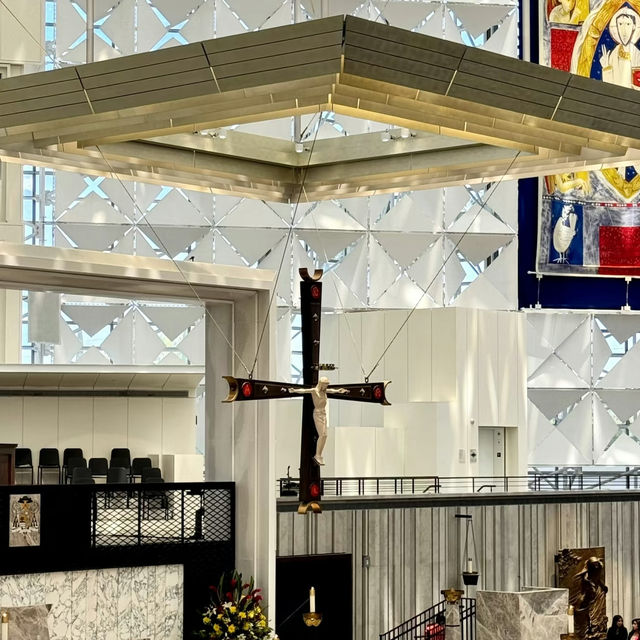 Crystal Cathedral – A Modern Icon of Faith and Architecture