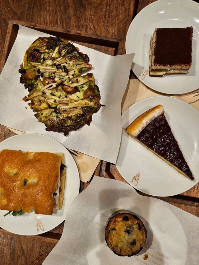Starbucks Reserve Roastery Shanghai: The World’s Largest Coffee Wonderland