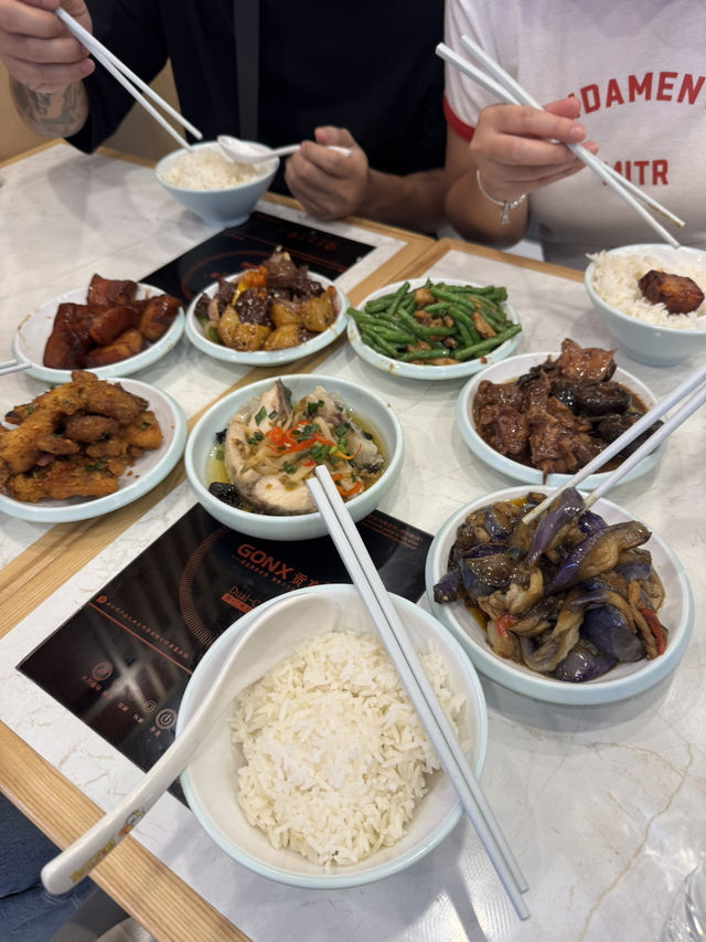 ร้านข้าวราคาน่ารักในฮ่องกง! Lung Baak Mei Siu Chue