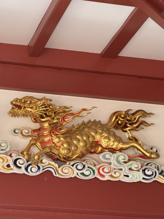 日本沖繩|波上宮吉祥神獸——金光躍雲的護佑之姿,融合龍與麟的祥瑞,庇佑信眾的聖殿細節 日本沖繩|波上宮吉祥神獸——金光躍雲的護佑之姿,融合龍與麟的祥瑞,庇佑信眾的聖殿細節