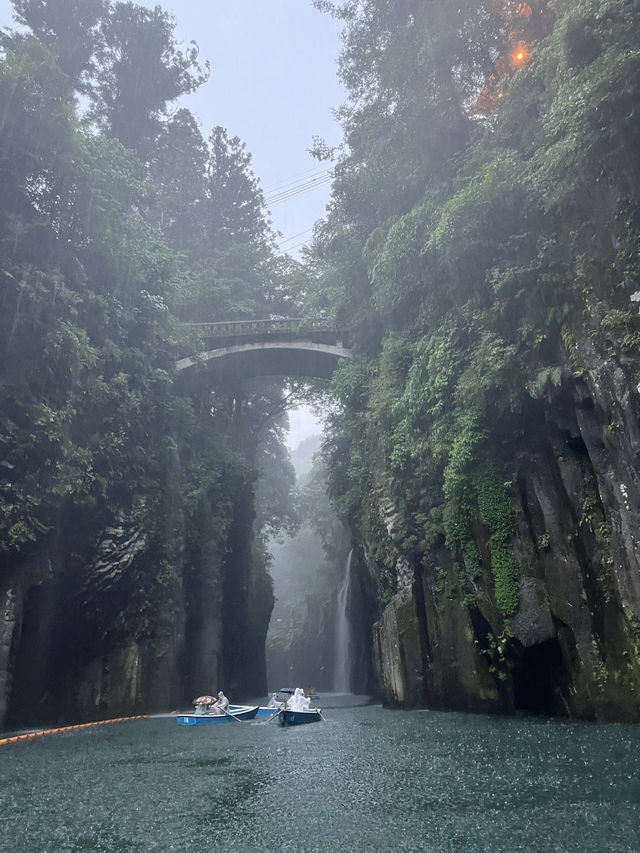 絕美 夢幻中的高千穗峽
