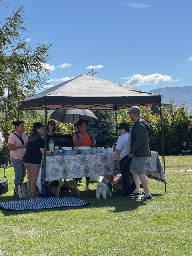 【ニュージーランド・クイーンズタウン】地元の魅力がぎゅっと詰まった「Remarkables Market」🍯🥖🎶
