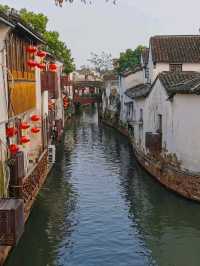 Evenings in Old Suzhou: The Charm of Shantang Street