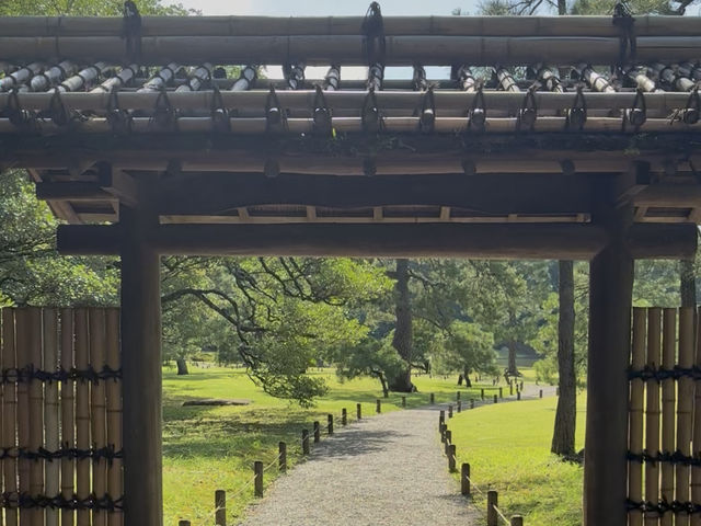 【東京・駒込】六義園で都会の静寂を満喫！四季折々の日本庭園美！