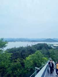 A Sky-High View of Qiandaohu: Tianyu Mountain’s Escalator Shortcut!