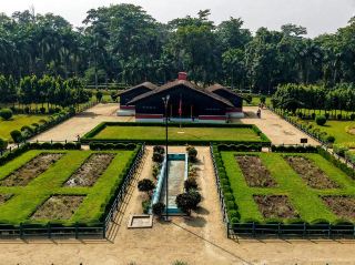 國王曾經行走的地方：Tikapur 公園的皇室遺產