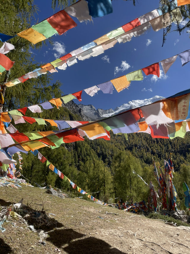 ทะเลสาบ Yocou แห่งภูเขาหิมะยาล่า ทะเลสาบ Yocou แห่งภูเขาหิมะยาล่า