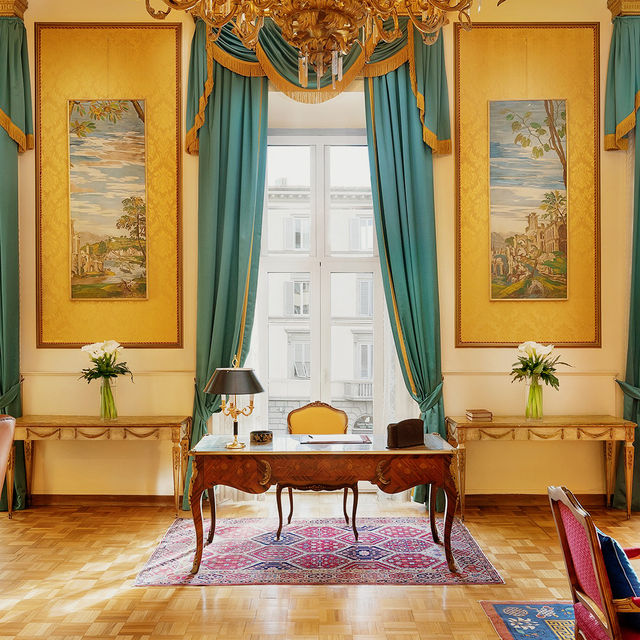 Florentine Grace & Garden Whispers Florentine Grace & Garden Whispers