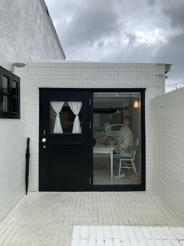 경주 황리단길에서 벗어나 조용하게 머무를 수 있는 카페 경주 황리단길에서 벗어나 조용하게 머무를 수 있는 카페