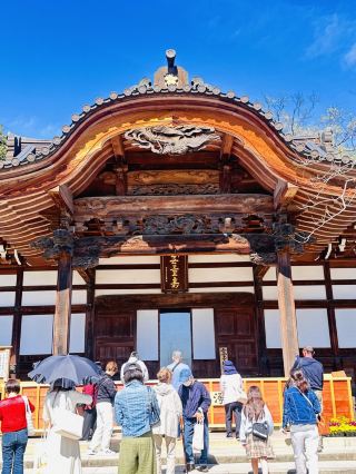 【วัดจินไดจิ (Jindaiji Temple)】เต็มไปด้วยความเป็นสิริมงคลมากมาย