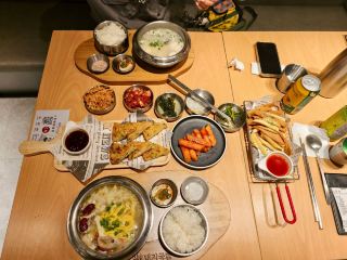 난강 시티링크 맛집 탐방! '김춘희 한국 주방(金春喜韓廚)'의 압도적인 양과 주문 꿀팁 공유 🍲