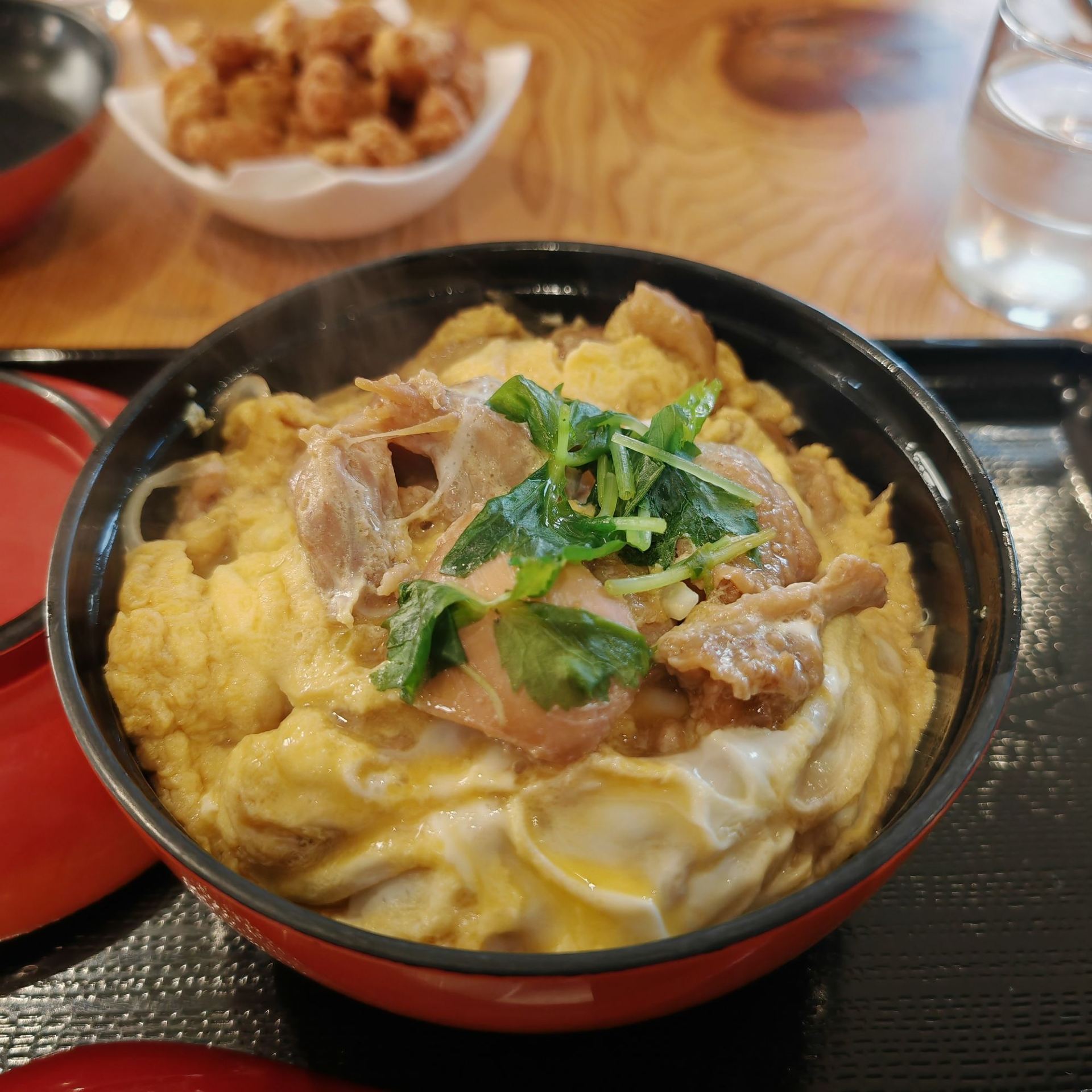 When you come to Akita, you have to eat chicken! I recommend the famous chicken bento box from Akita Prefecture.