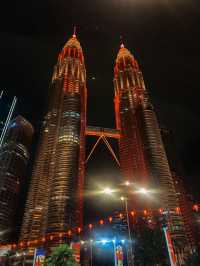 Petronas Twin Towers Glow Like a Dream on Holidays ✨