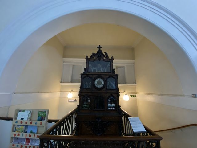 Cultural Oasis: Horniman Museum's Embrace 🏛️