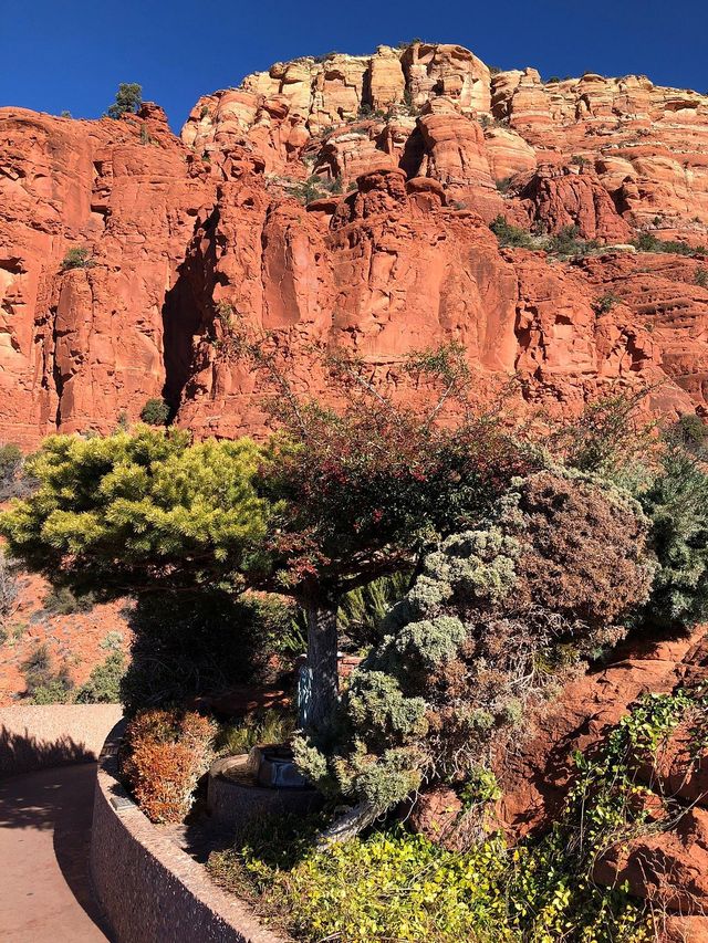 Red Rocks and Spiritual Retreats 🌄