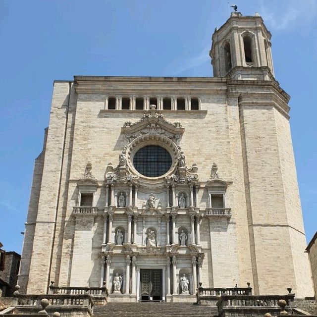 A Peaceful Day in Girona