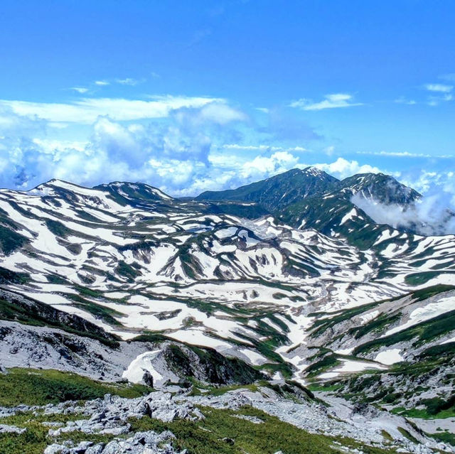The panoramic view of the mountains 