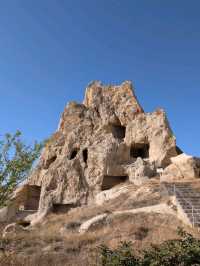 Ultimate Göreme Getaway: Sunrise, Hot Air Balloons, & Cave Cafes 🏜️🎈