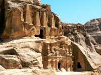 Petra – The Rose-Red Jewel of Jordan 🏜️✨