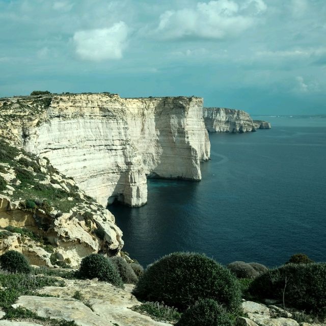 Malta’s Spiritual Heights – Churches and Cliffs ⛪🌊