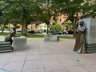 Are These Boston Landmarks Overrated? Let’s Spill the Tea! 🫖😏