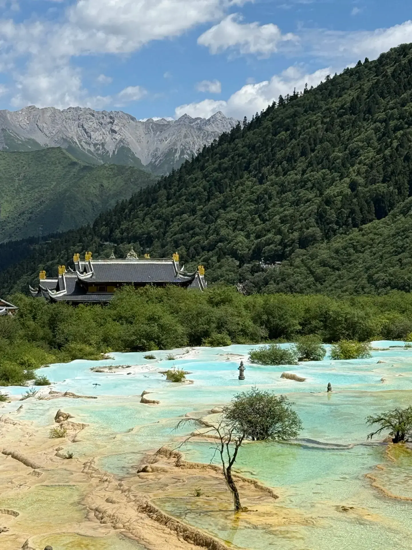 Why Huanglong Left Me Speechless: Pools, Culture & Heartwarming Encounters 💧🌿