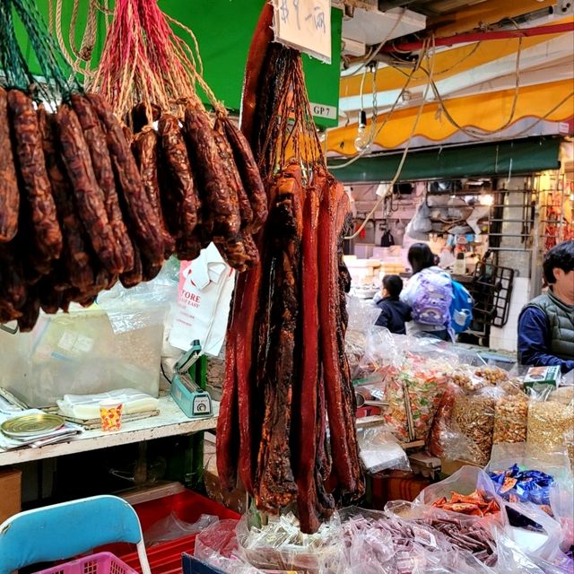A Street Market Paradise in Hong Kong 🛍️🇭🇰