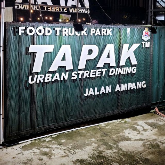 Street Food Heaven at Tapak 🍔🍟 