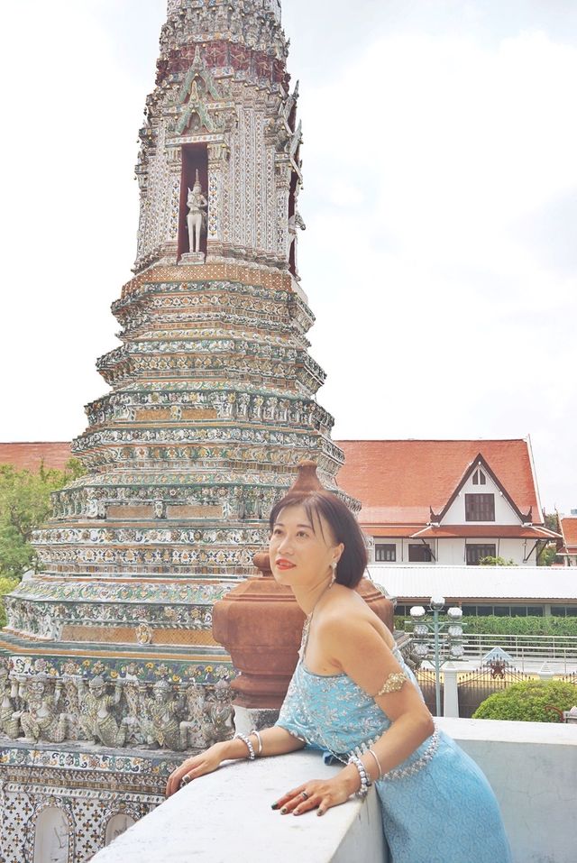 【Travel around the 🌍 world】Bangkok, Thailand 🇹🇭. Photoshoot in Thai costume at the Arun Temple