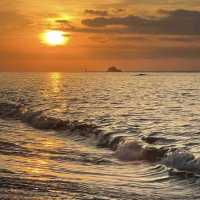 The morning breeze brings the smell of sea