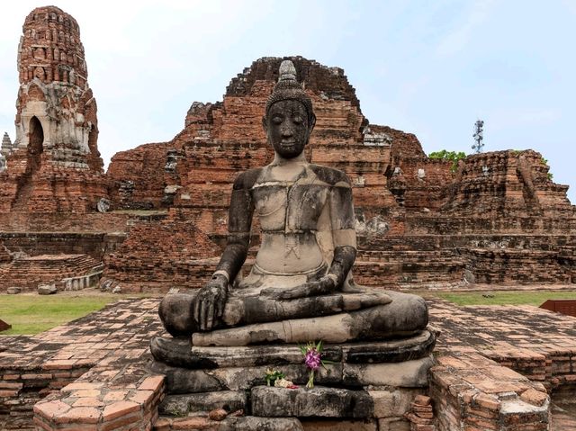 Exploring the Mystique of Wat Mahathat!🇹🇭