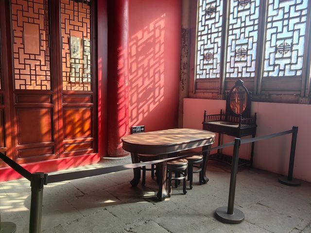 民國大總統— —袁世凱墓
