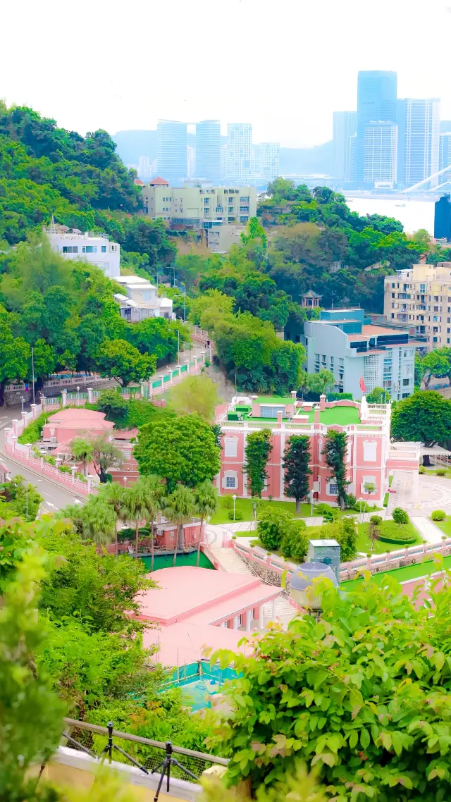 Macau CityWalk| The romantic pink path to the seaside