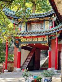 「盤龍寺：在昆明東郊尋找心靈的寧靜」