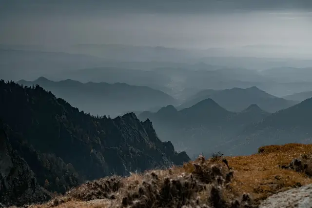 Ningwu Luya Mountain: Peaks upon peaks of verdant beauty, a screen stretching continuously