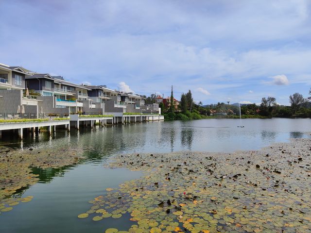 普吉島悅椿酒店是小號悅榕莊