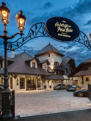🌟 Luxe Lakeside Retreats in Saint-Jorioz, France 🇫🇷
