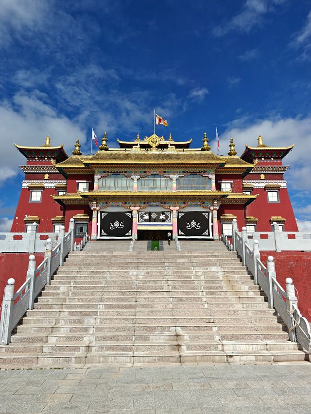 震後涅槃重生的薩迦大寺（玉樹）