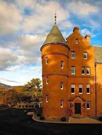 🏰✨ Pitlochry's Enchanting Castle Stay 🌲🌟